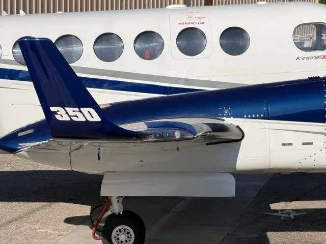 Exterior view of a 2007 BEECHCRAFT KING AIR 350, N350TD.
