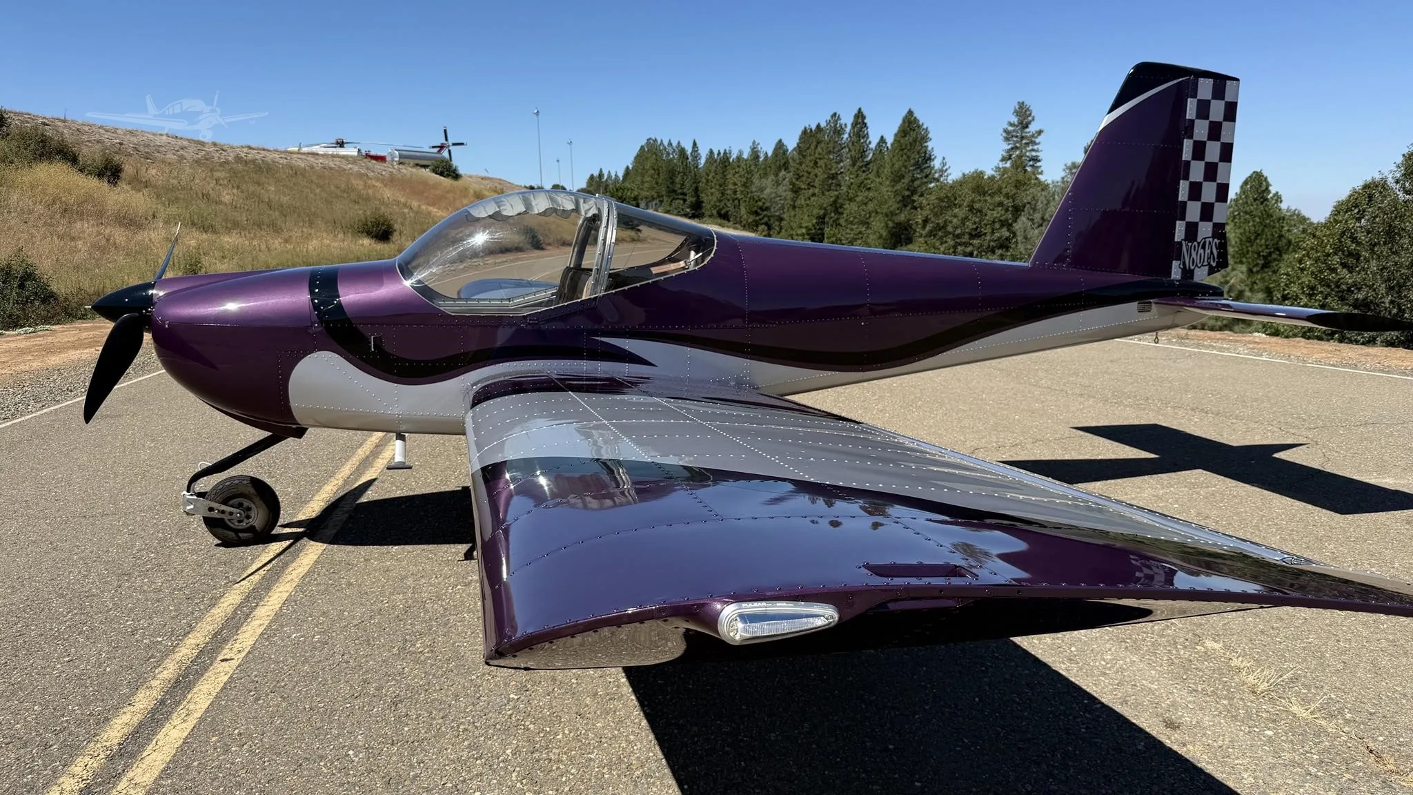 Exterior view of a 2015 VANS RV-12, N86FS.