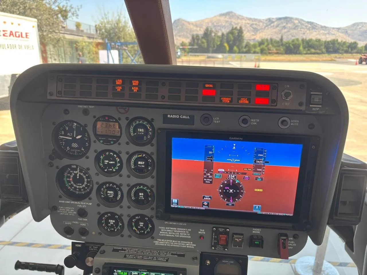 Avionics suite of a 1997 BELL 407.