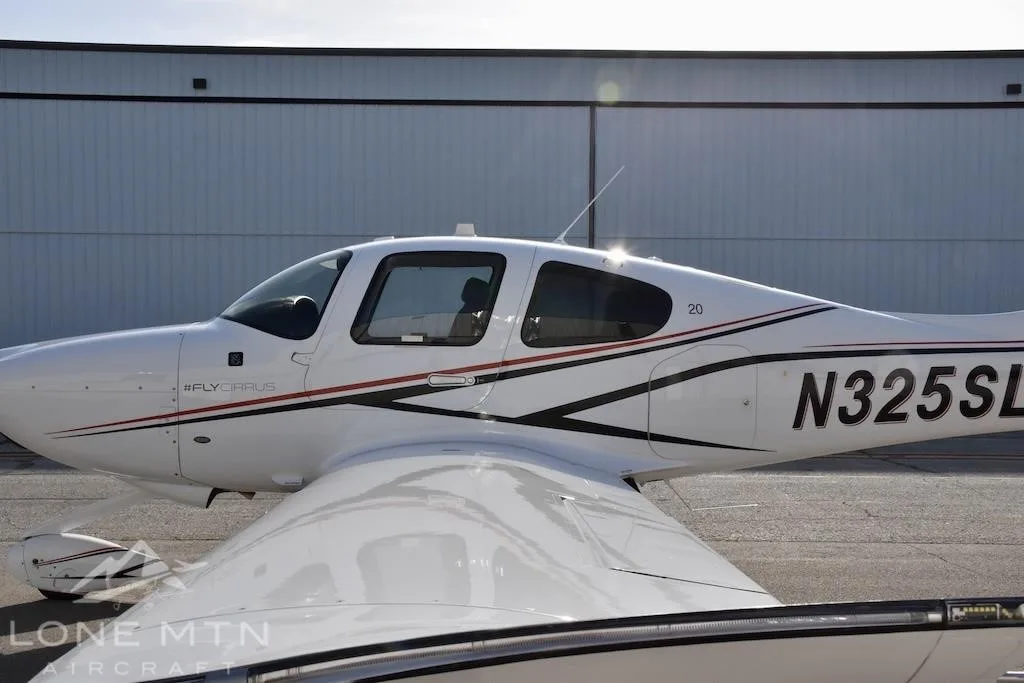 Exterior view of a 2019 CIRRUS SR20-G6, N325SL.