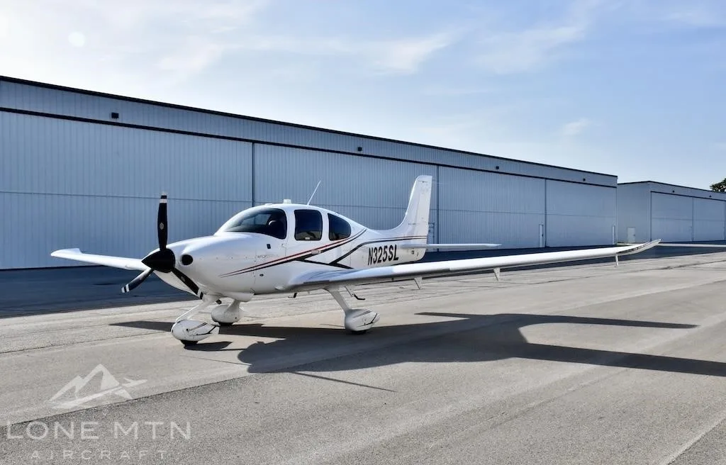 Exterior view of a 2019 CIRRUS SR20-G6, N325SL.