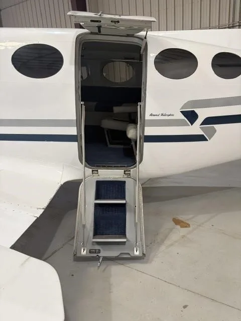 Exterior view of a 1978 CESSNA 414A, N5688C.