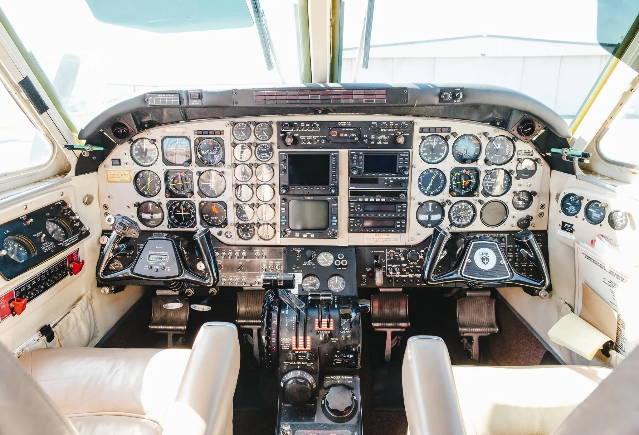 Cockpit and instrument panel of a 1982 BEECHCRAFT KING AIR C90.
