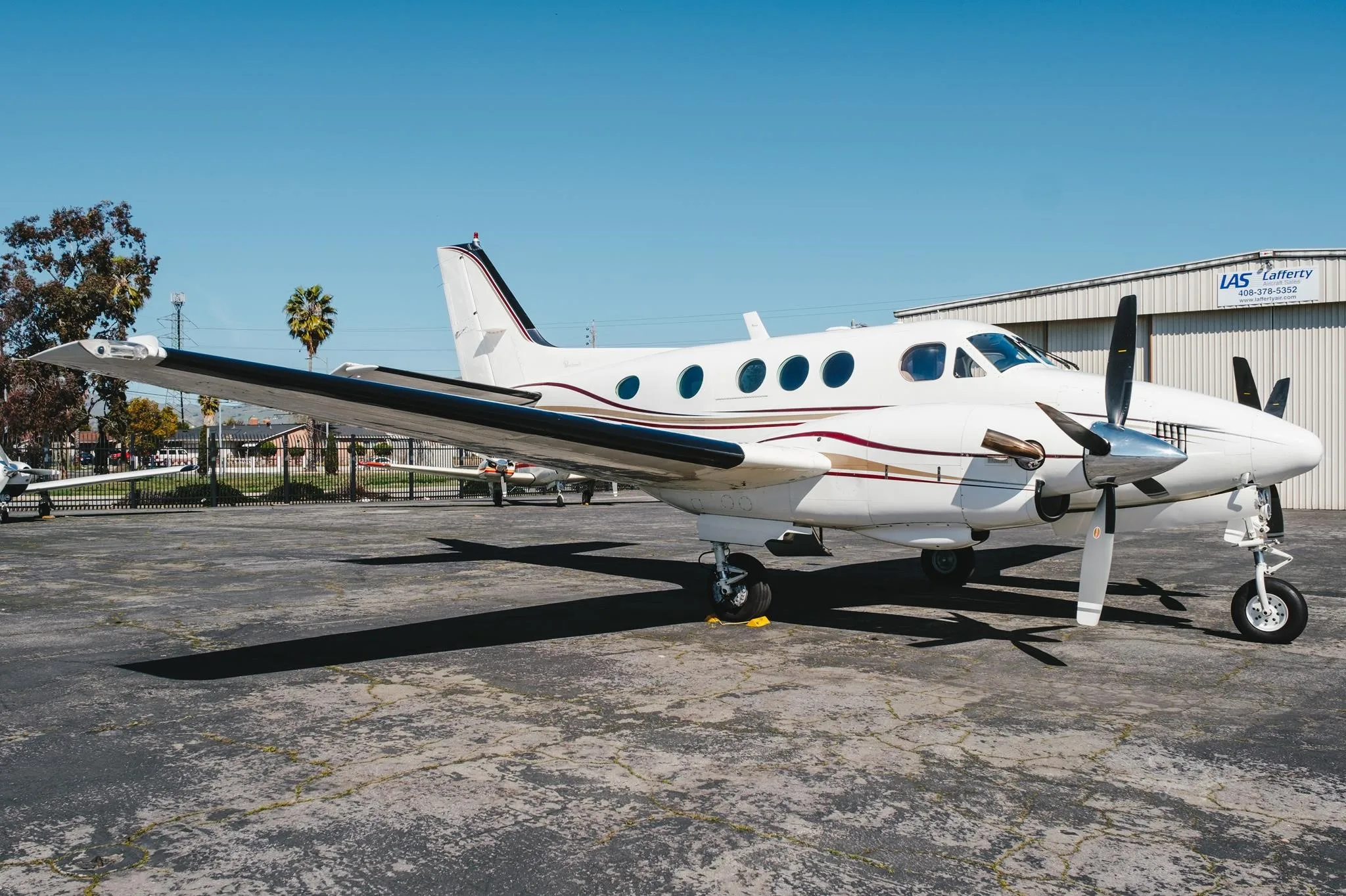 Exterior view of a 1982 BEECHCRAFT KING AIR C90, N6723Y.