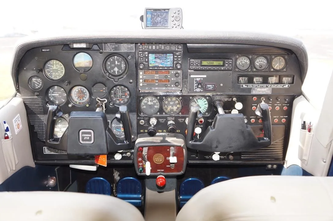 1960 CESSNA 210