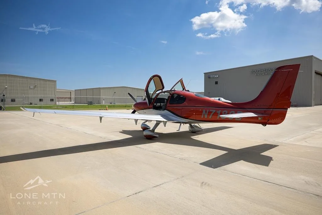 Exterior view of a 2017 CIRRUS SR22-G6 TURBO, N718SB.