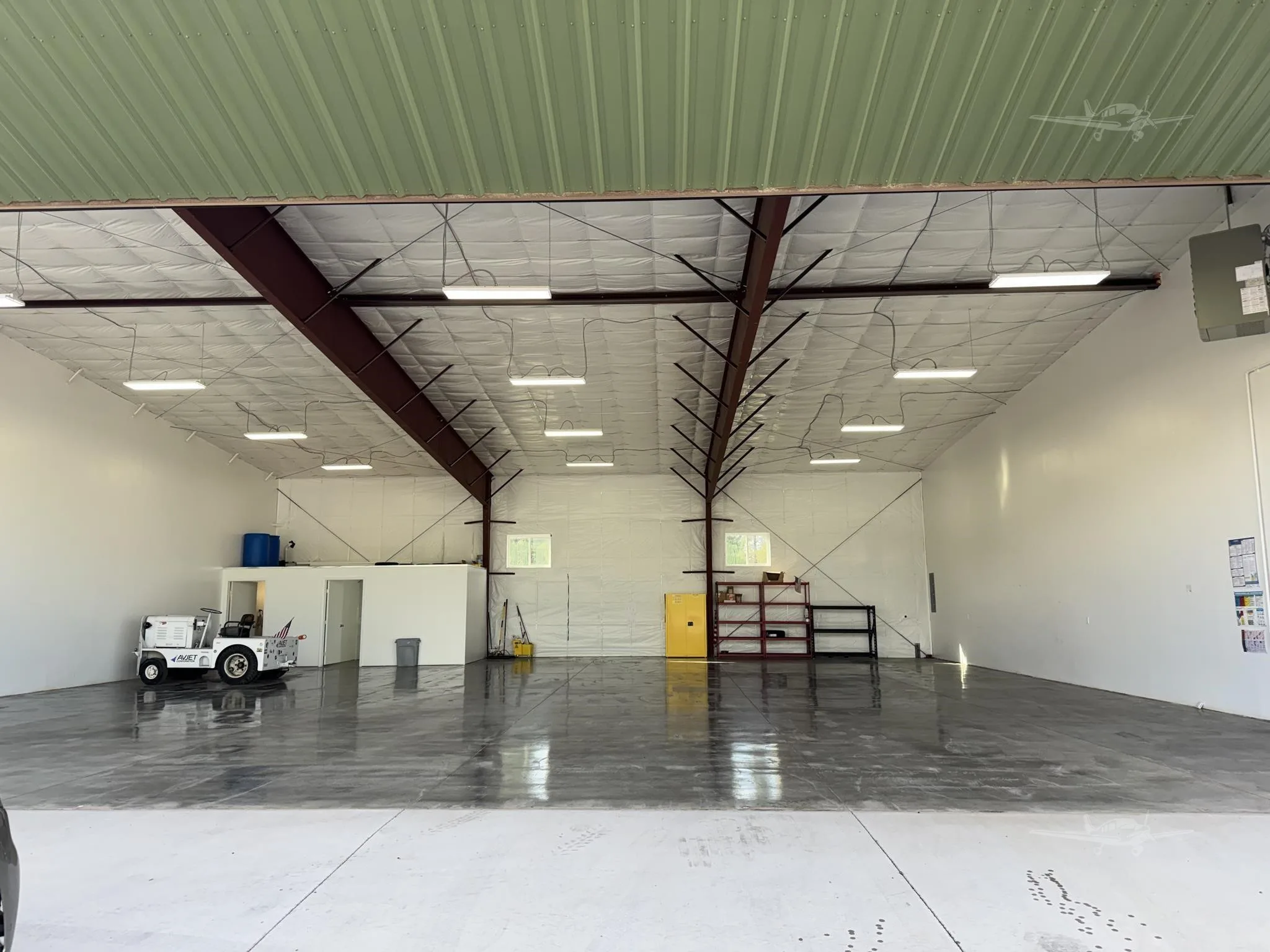Exterior view of a 2024 HANGAR CUSTOM.