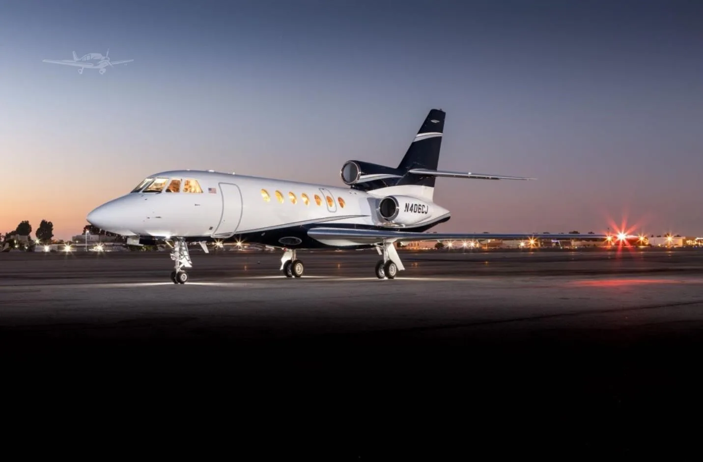 Exterior view of a 2000 DASSAULT FALCON 50EX.
