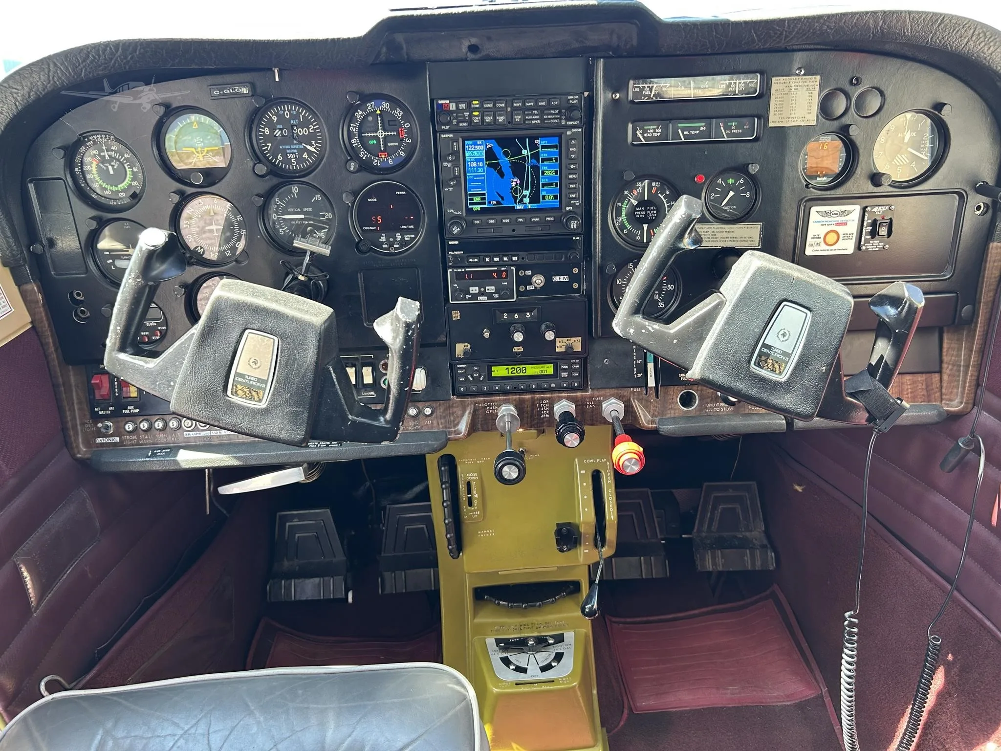 Cockpit and instrument panel of a 1974 CESSNA TURBO 210L.