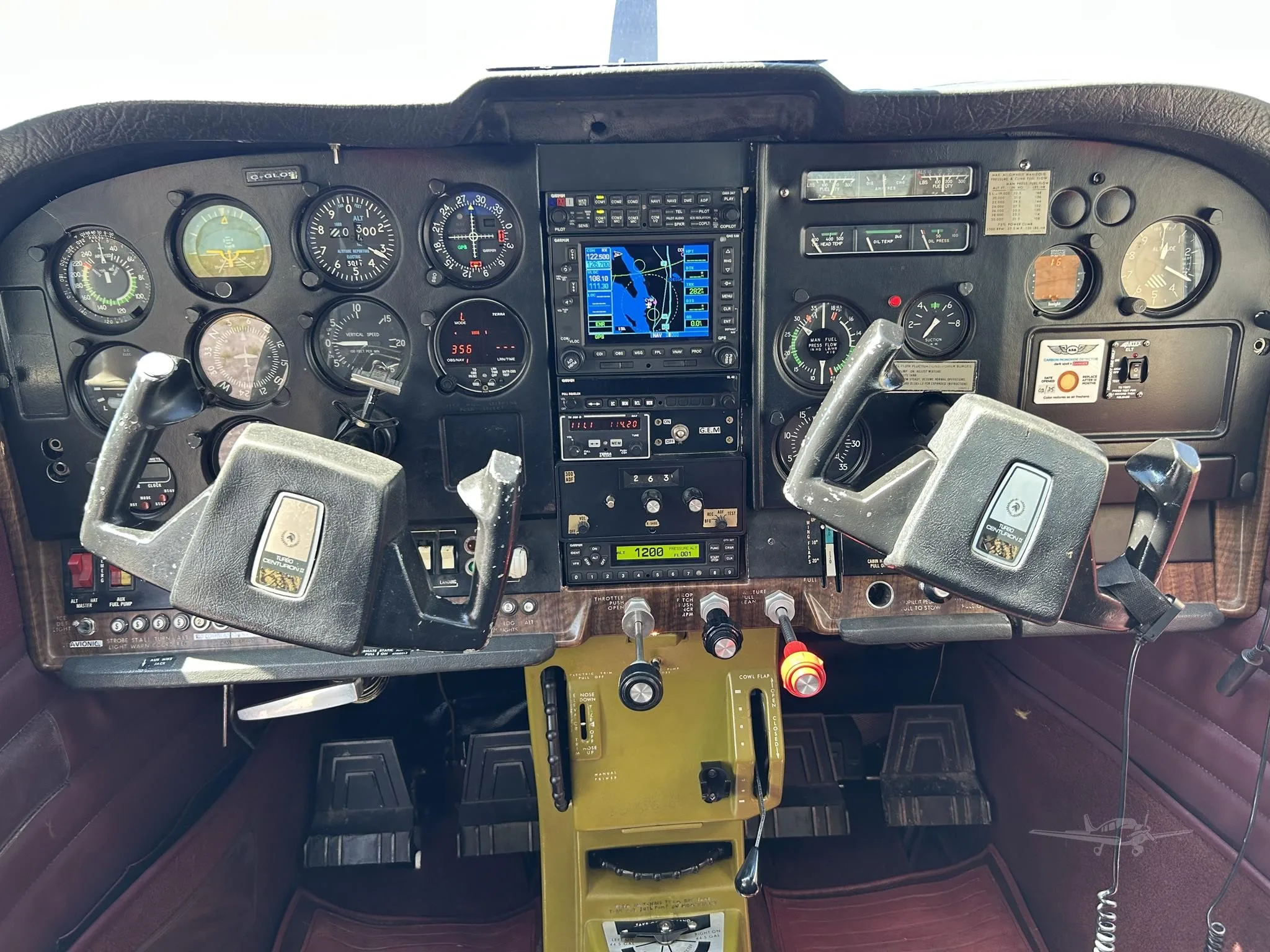 Cockpit and instrument panel of a 1974 CESSNA TURBO 210L.