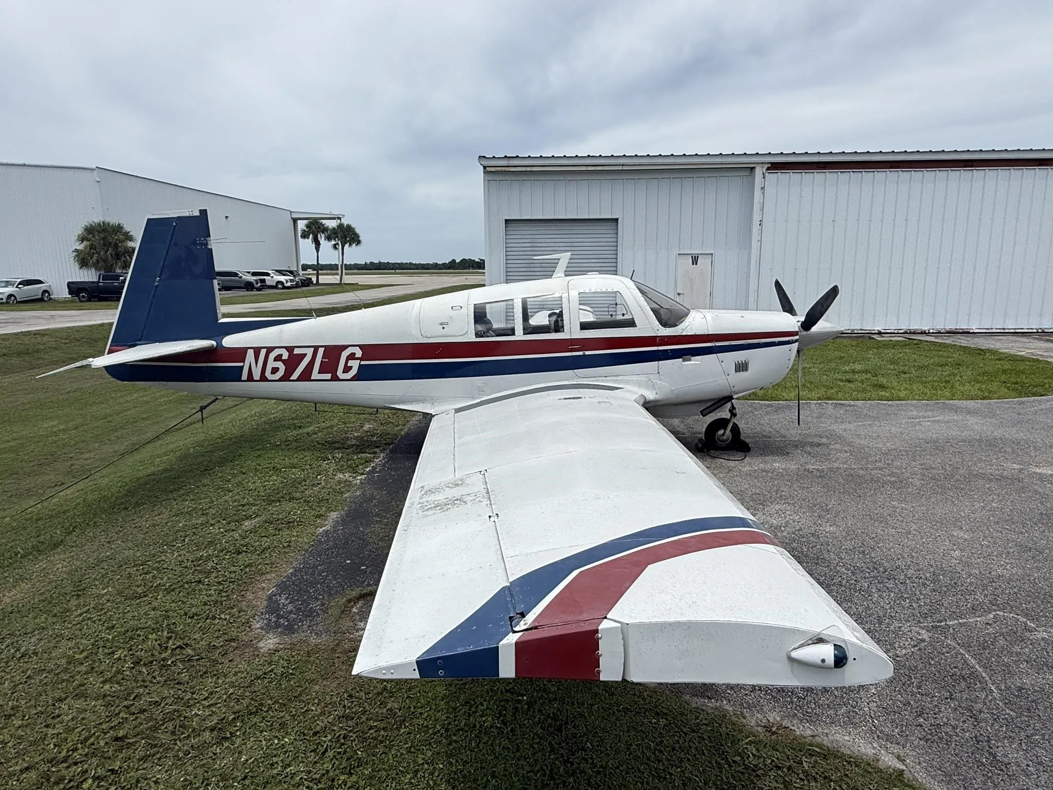 Exterior view of a 1967 MOONEY M20F, N62LG.
