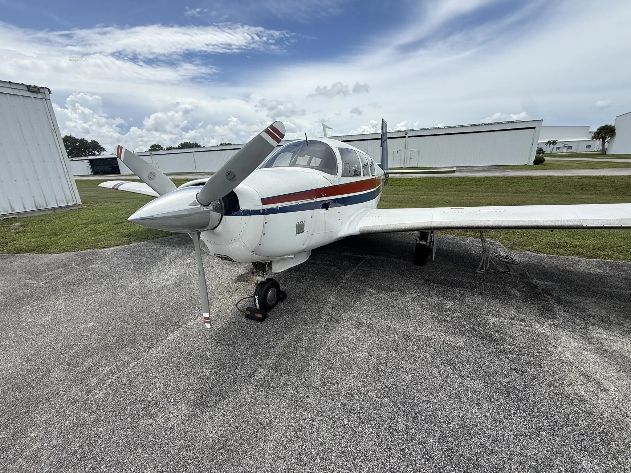 Exterior view of a 1967 MOONEY M20F, N62LG.