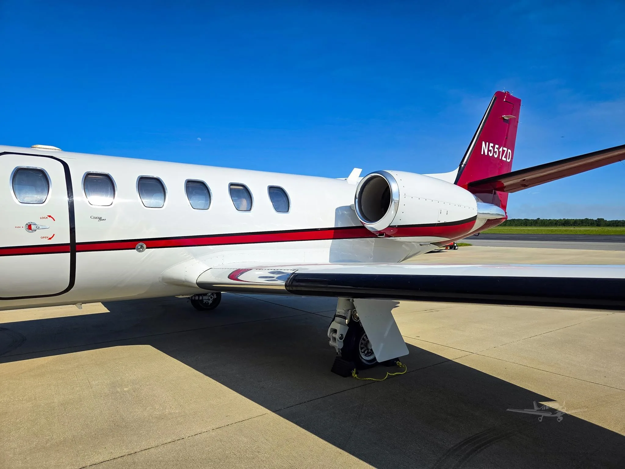 Exterior view of a 2000 CESSNA CITATION BRAVO, N551ZD.