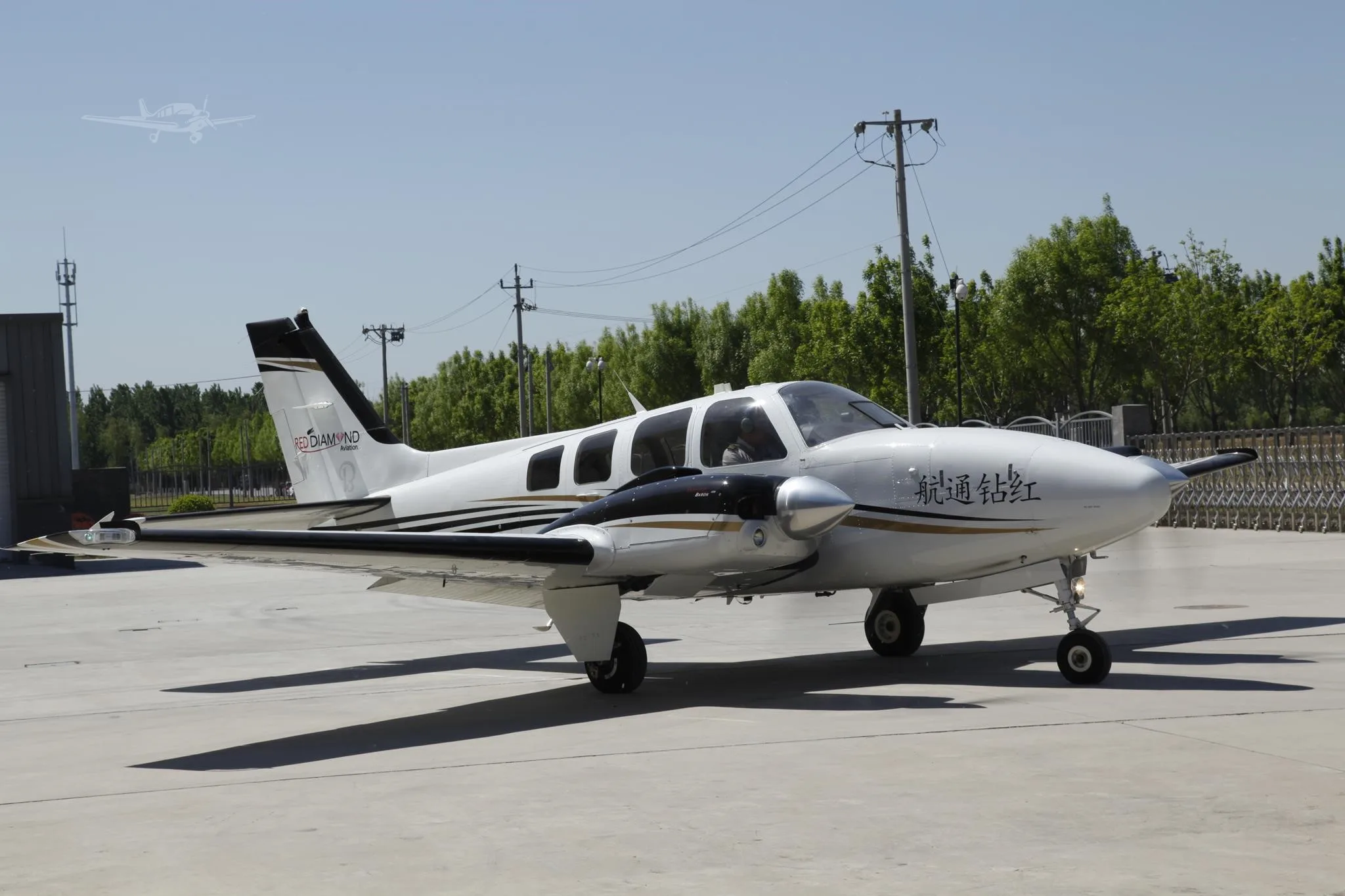 Exterior view of a 2012 BEECHCRAFT G58 BARON.