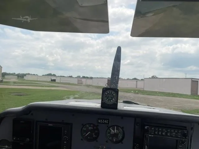 Avionics suite of a 1965 BEECHCRAFT S35 BONANZA.