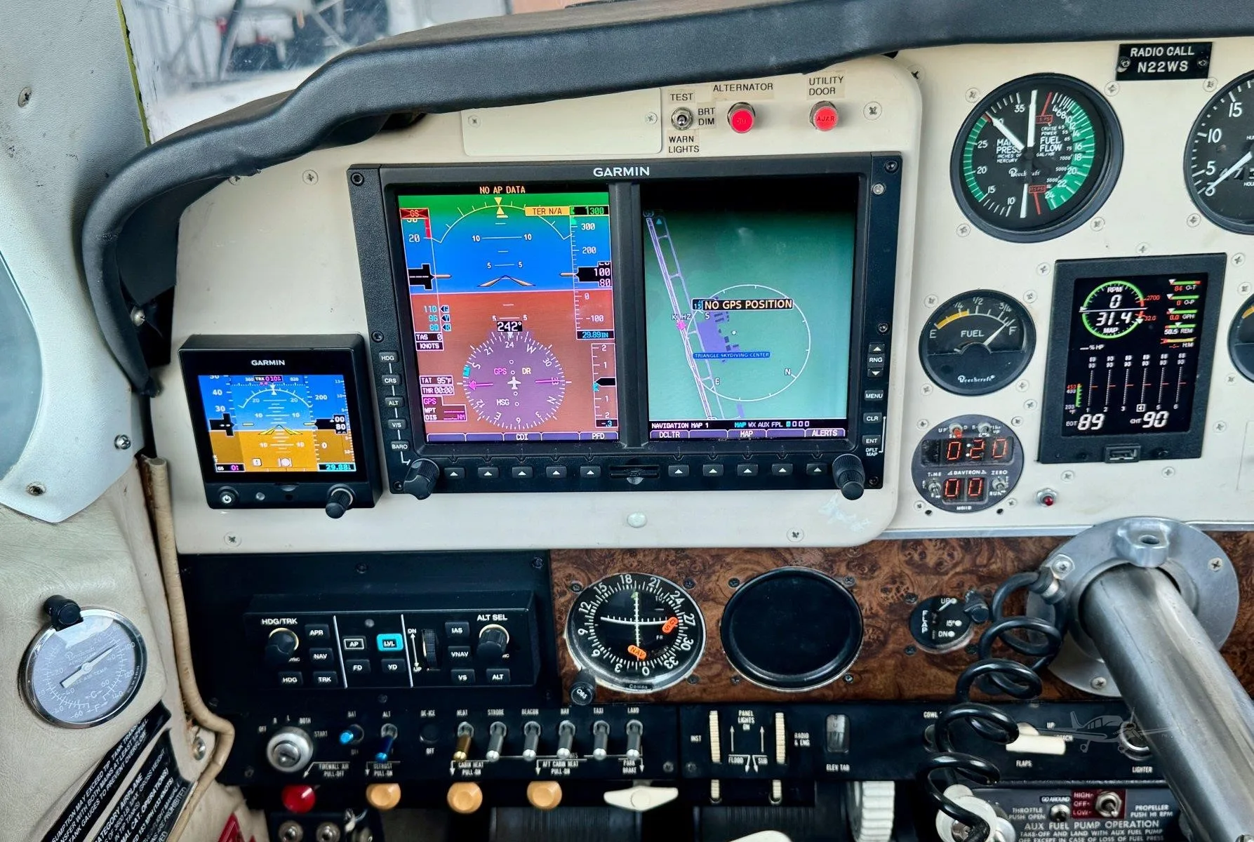 Cockpit and instrument panel of a 1979 BEECHCRAFT A36 BONANZA.