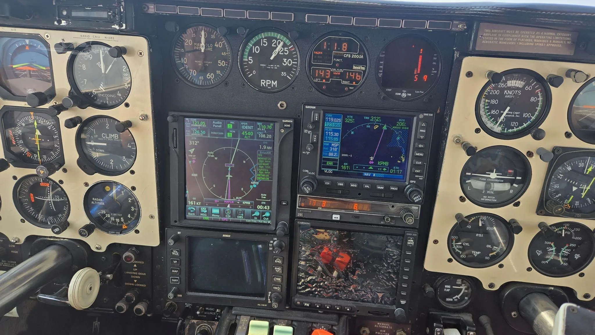 Avionics suite of a 1978 PIPER NAVAJO CR.