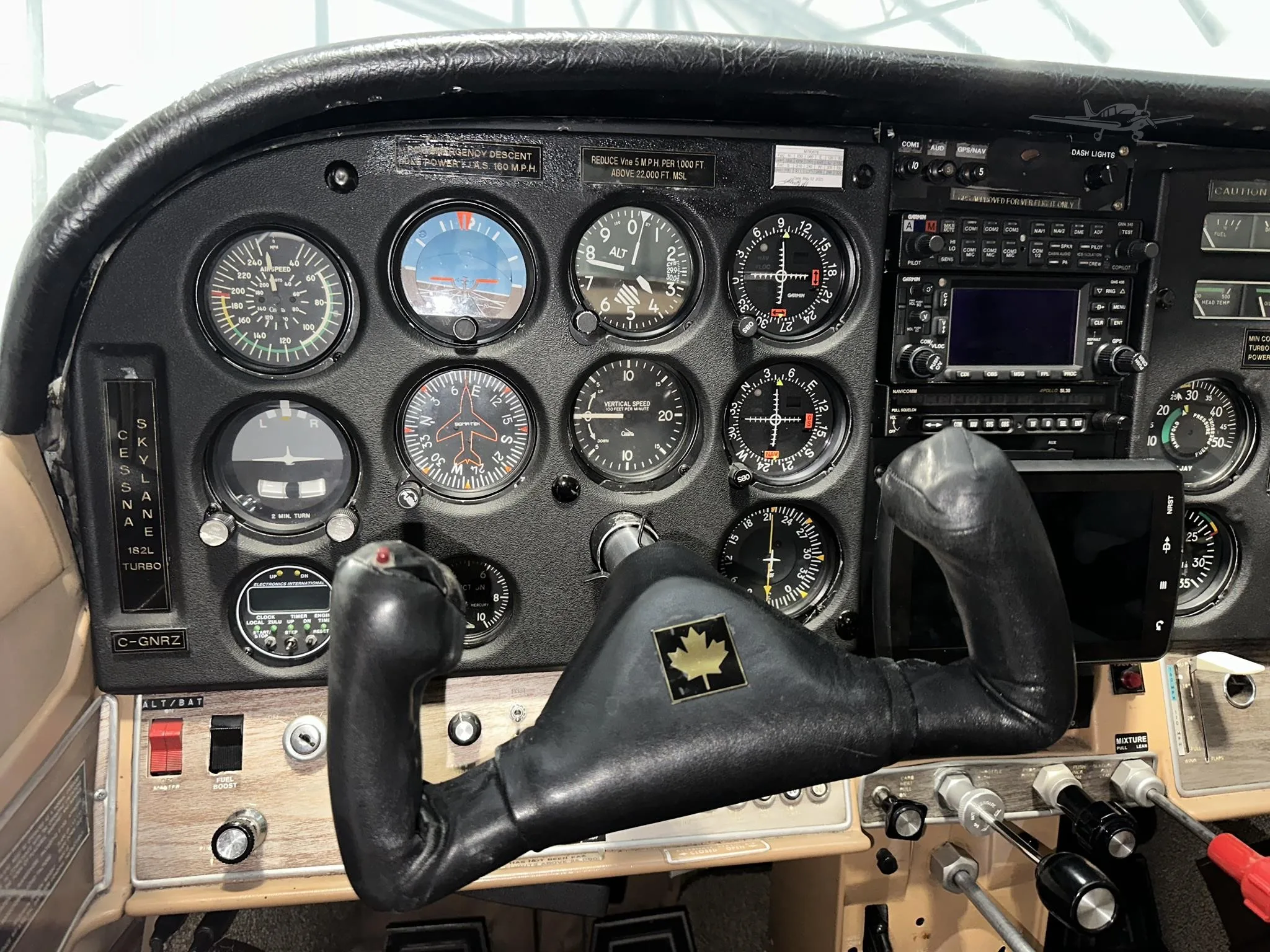 Cockpit and instrument panel of a 1968 CESSNA 182 SKYLANE.