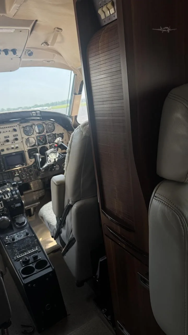 Cabin interior of a 1976 BEECHCRAFT KING AIR 200.