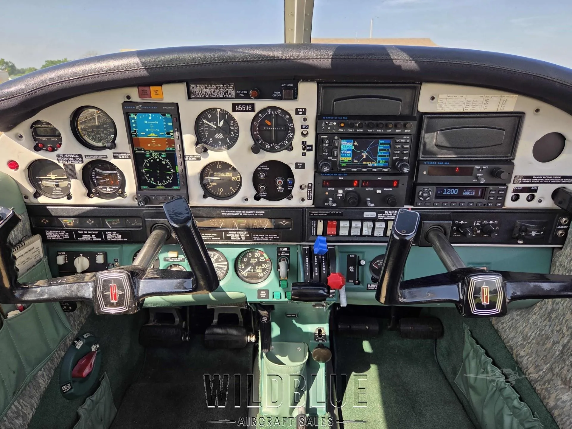 Cockpit and instrument panel of a 1973 PIPER ARROW II.