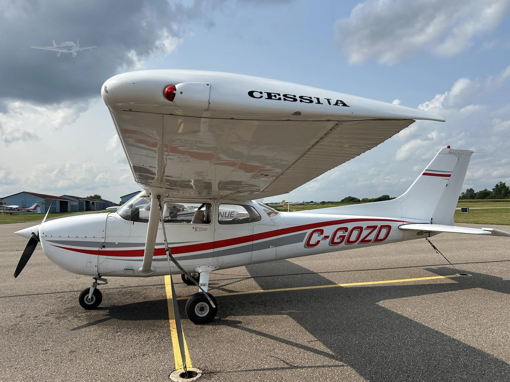 Exterior view of a 1983 CESSNA 172P SKYHAWK, C-GOZD.