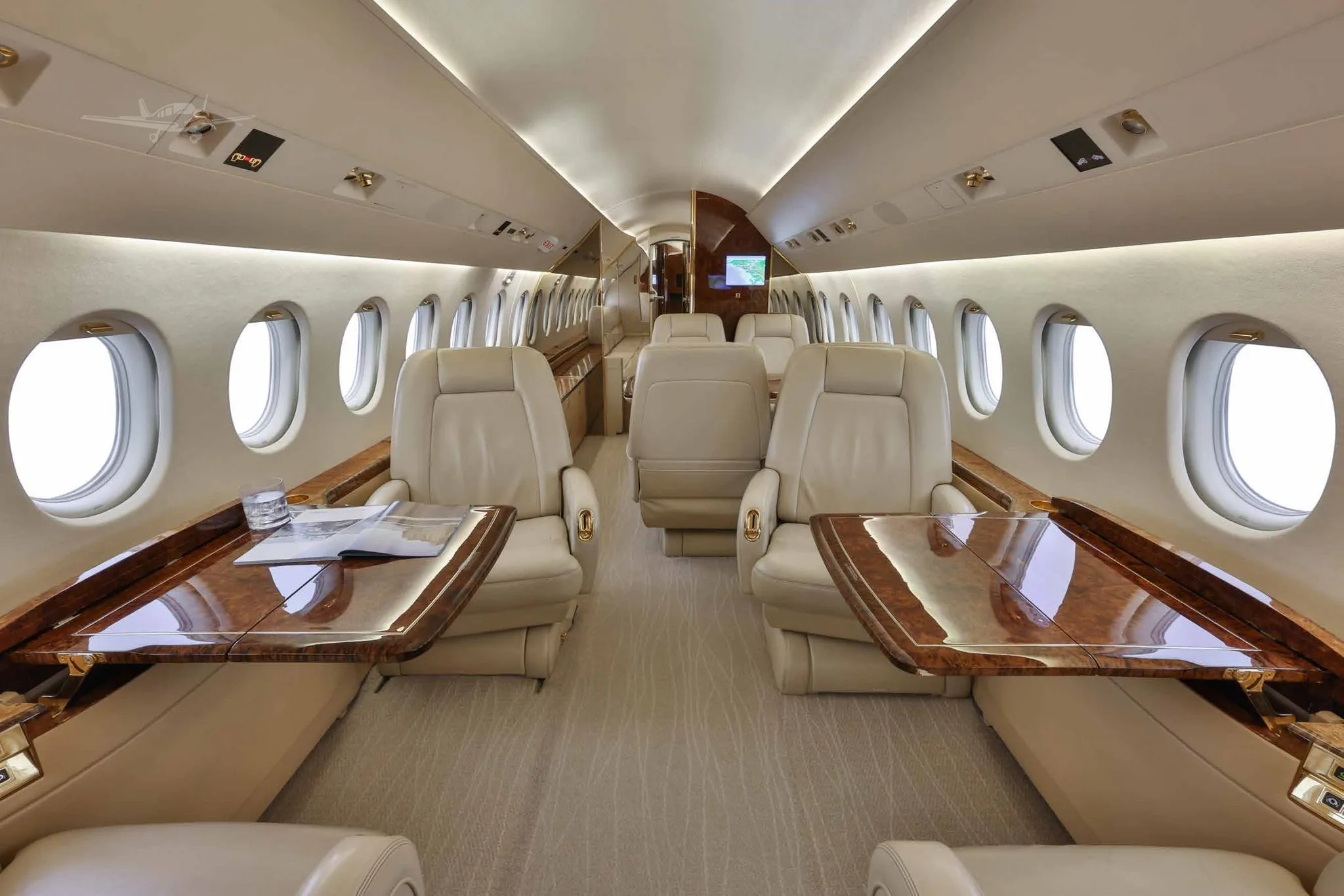 Cabin interior of a 1999 DASSAULT FALCON 900EX.