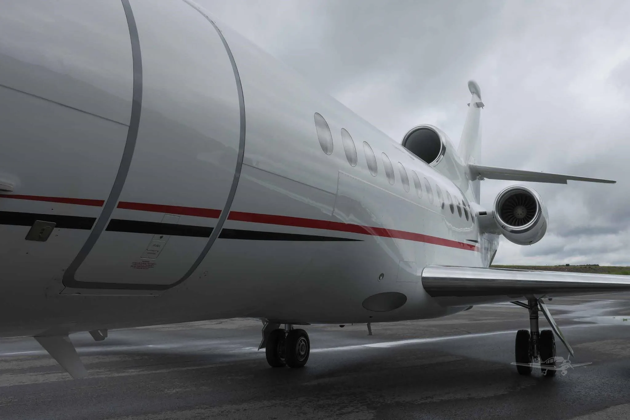 Marketing image of a 1999 DASSAULT FALCON 900EX.