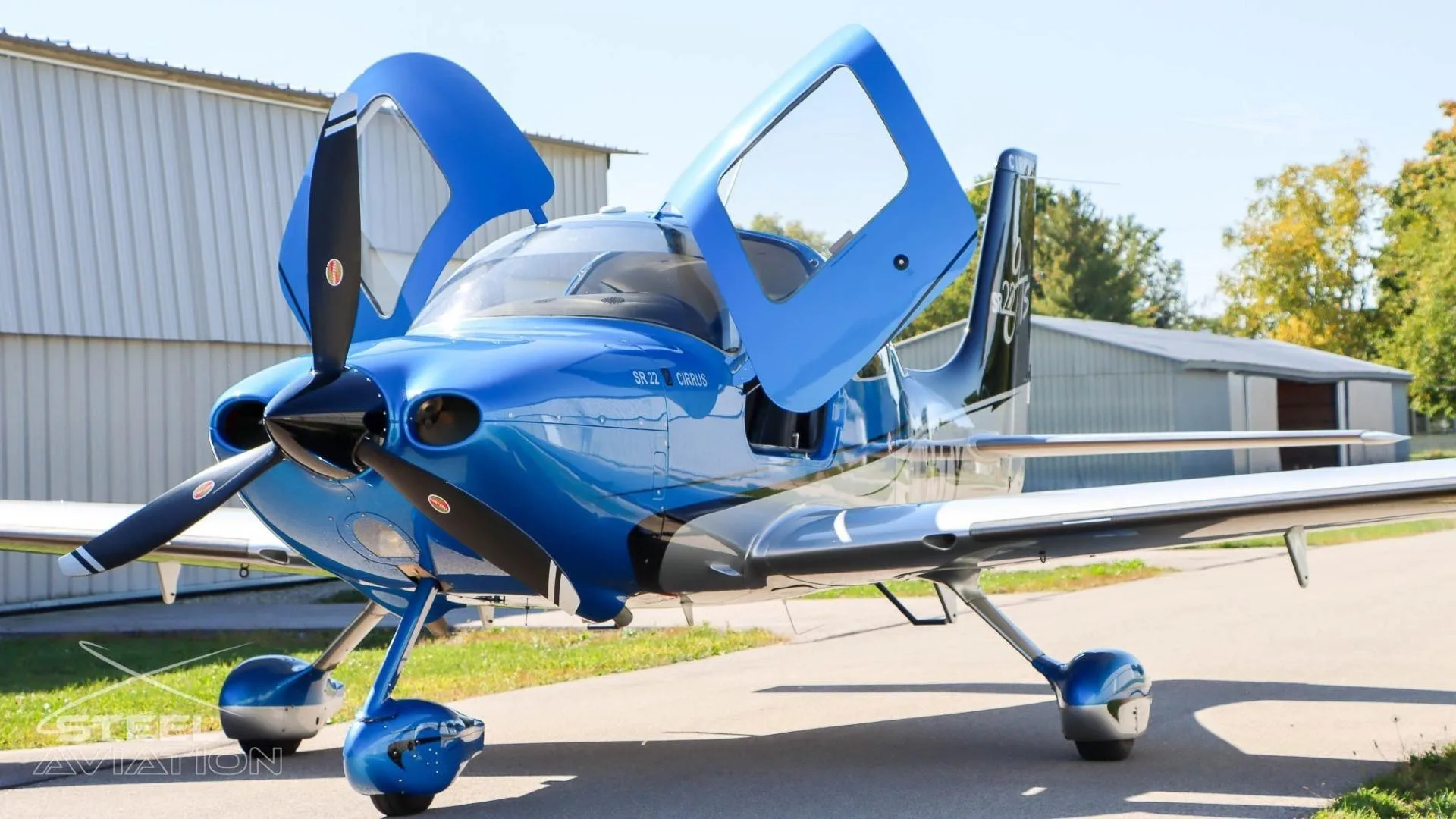 Exterior view of a 2005 CIRRUS SR22-G2, N65TY.