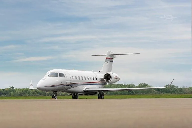 Exterior view of a 2015 GULFSTREAM G280, N905G.