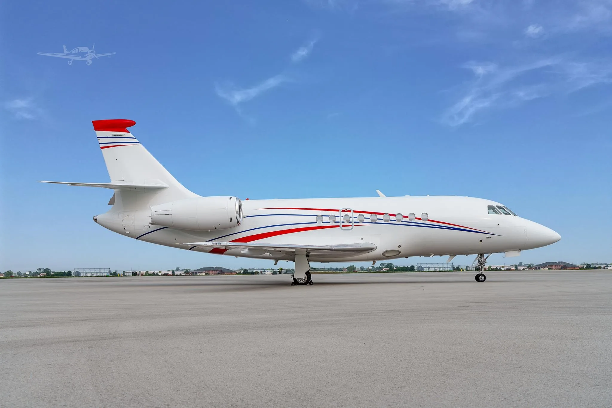 Exterior view of a 2001 DASSAULT FALCON 2000.