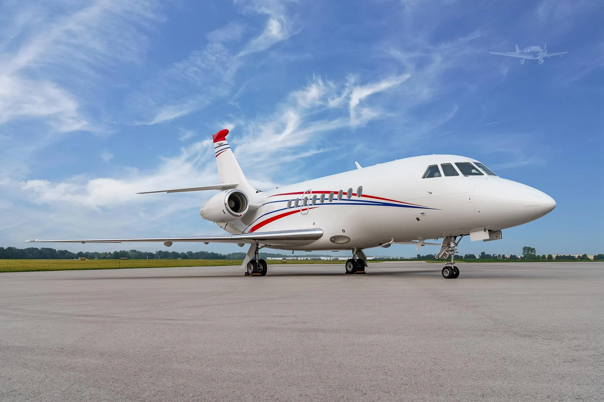Exterior view of a 2001 DASSAULT FALCON 2000.
