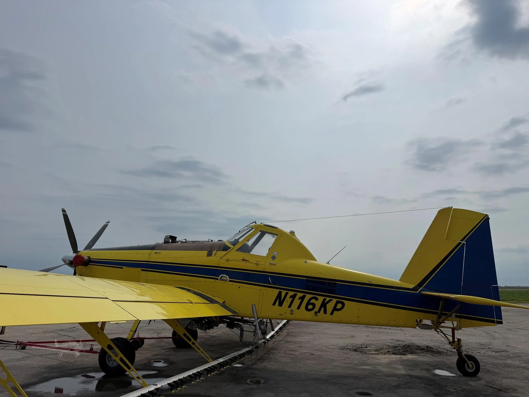 Exterior view of a 2016 AIR TRACTOR AT-602, N116KP.