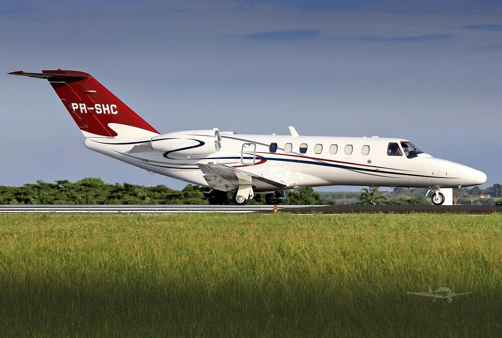 Exterior view of a 2008 CESSNA CITATION CJ3, PR-SHC.