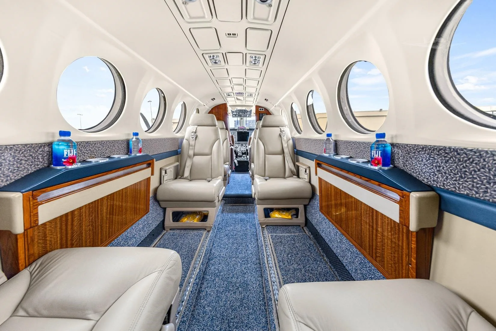 Cabin interior of a 1985 BEECHCRAFT KING AIR 300.