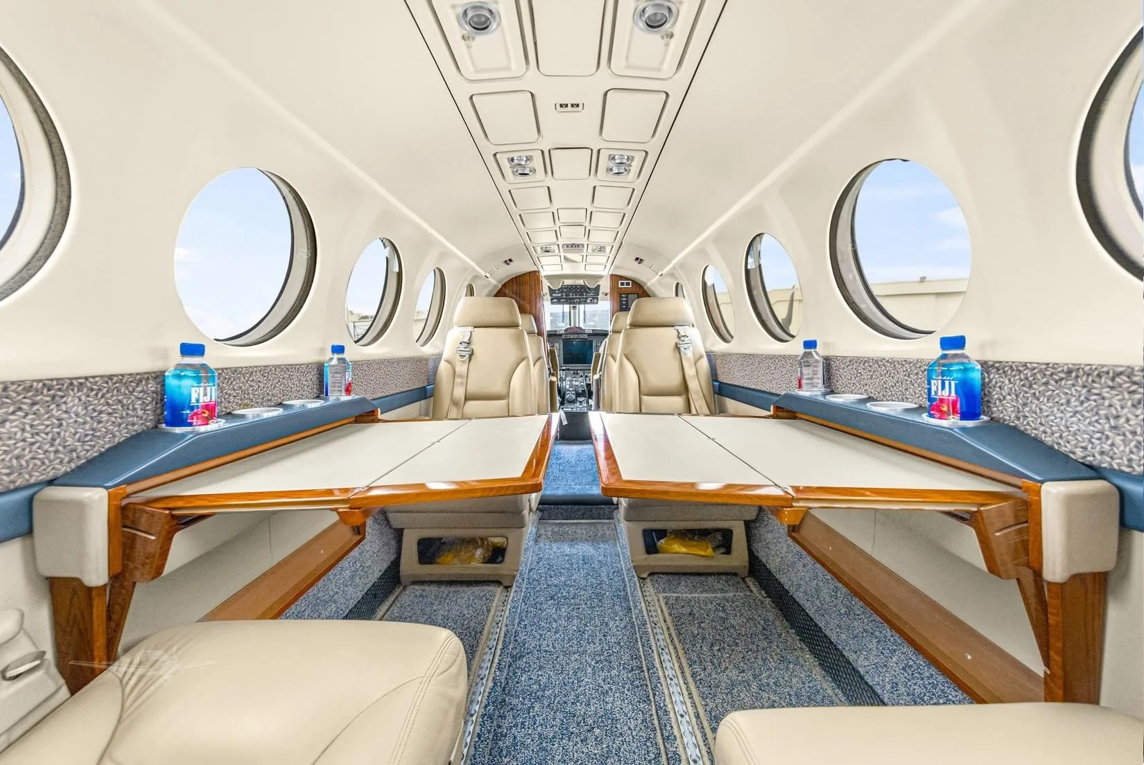 Cabin interior of a 1985 BEECHCRAFT KING AIR 300.