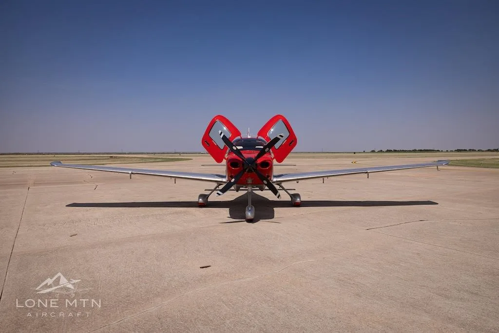 Exterior view of a 2023 CIRRUS SR22-G6 TURBO, N505AC.