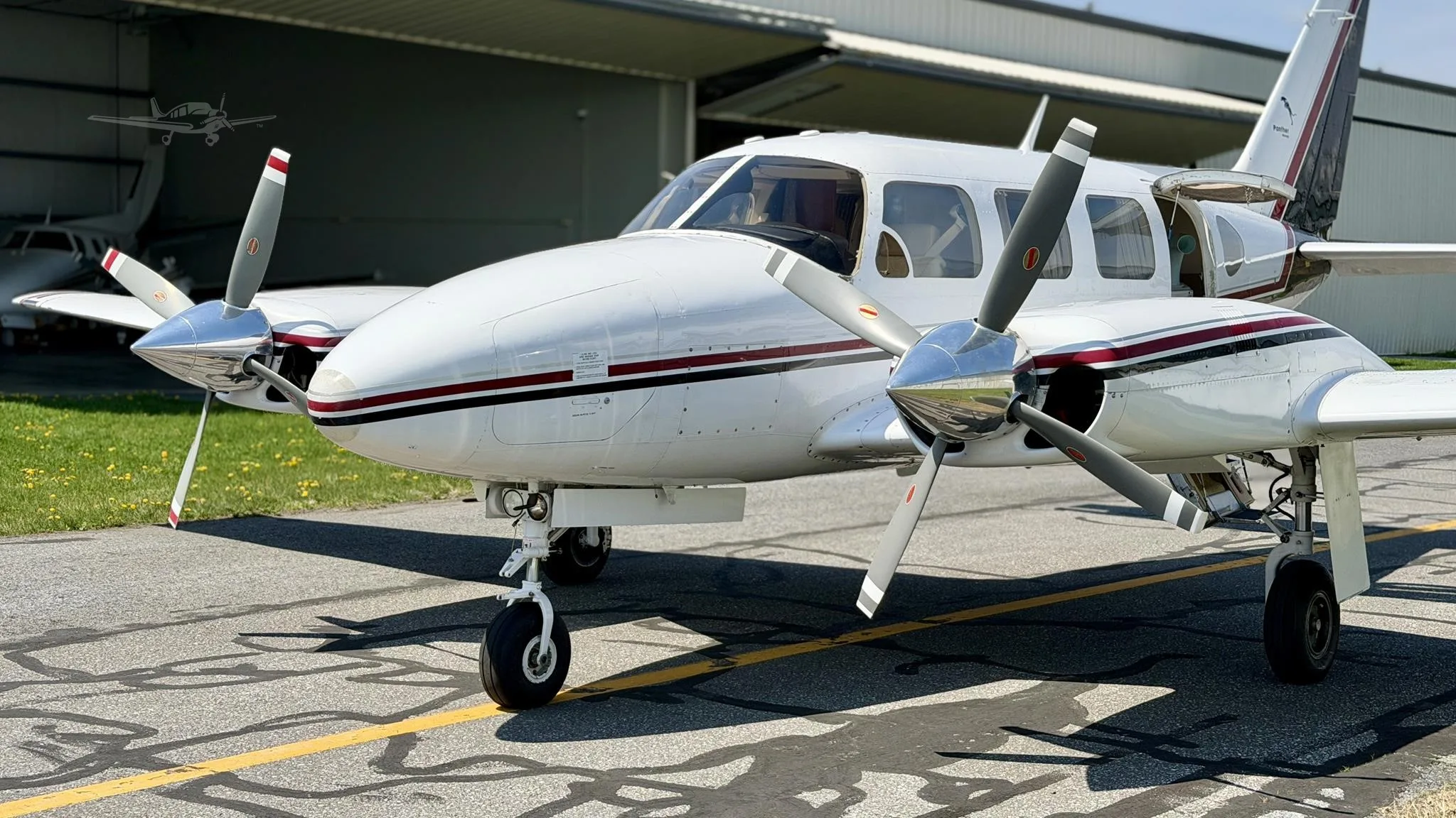 Exterior view of a 1969 PIPER NAVAJO, N6598L.