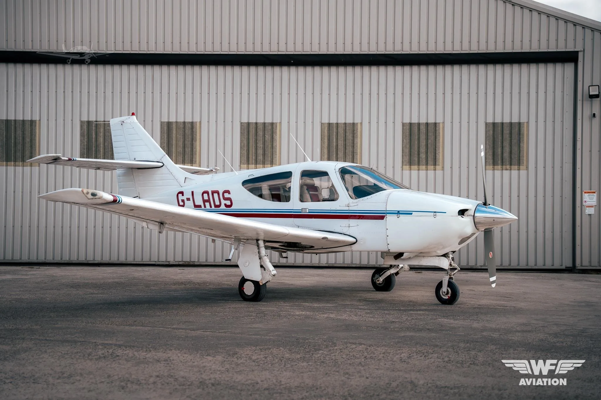 1977 COMMANDER 114