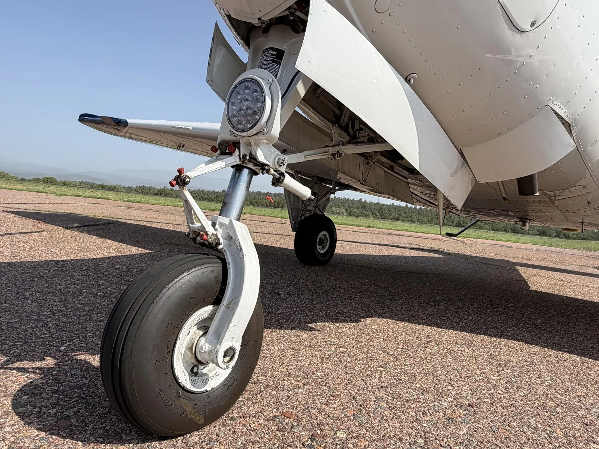 Exterior view of a 1991 BEECHCRAFT A36 BONANZA, N228DM.