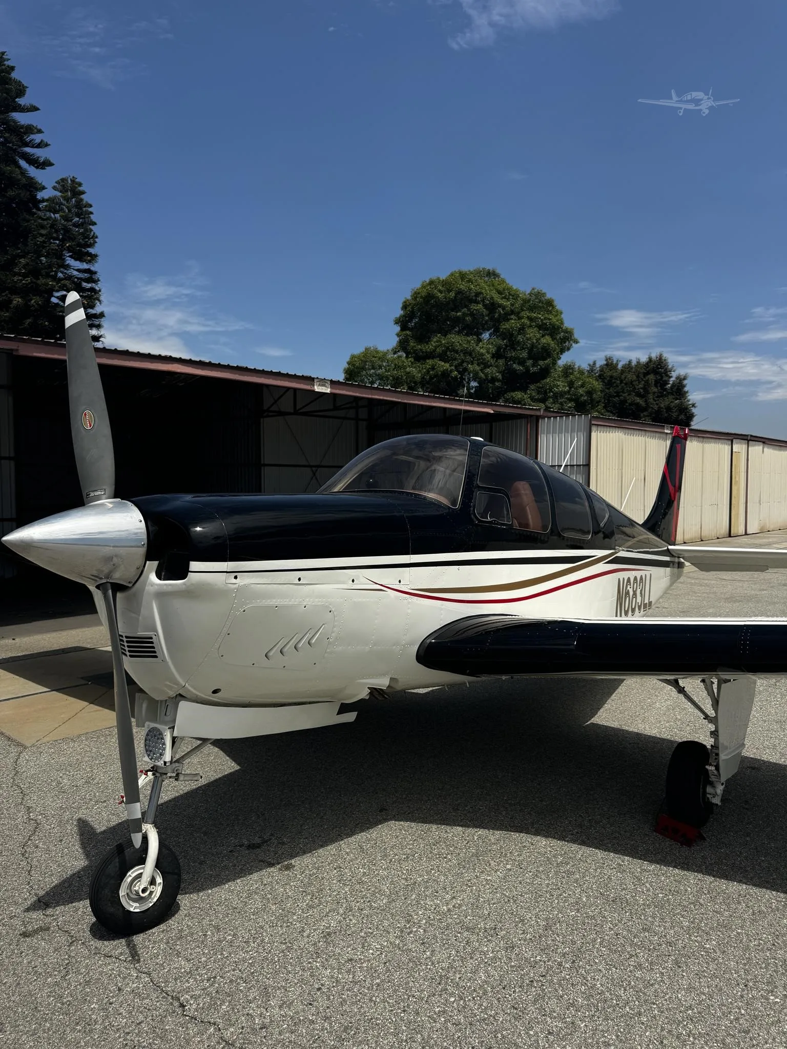 Exterior view of a 1960 BEECHCRAFT 33 DEBONAIR, N683LL.