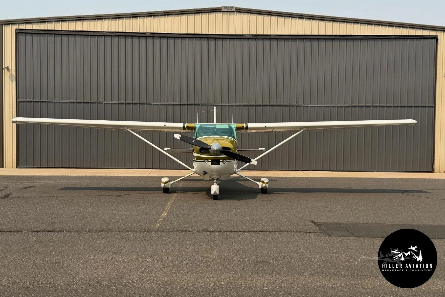 Exterior view of a 1974 CESSNA 182P SKYLANE, N52554.