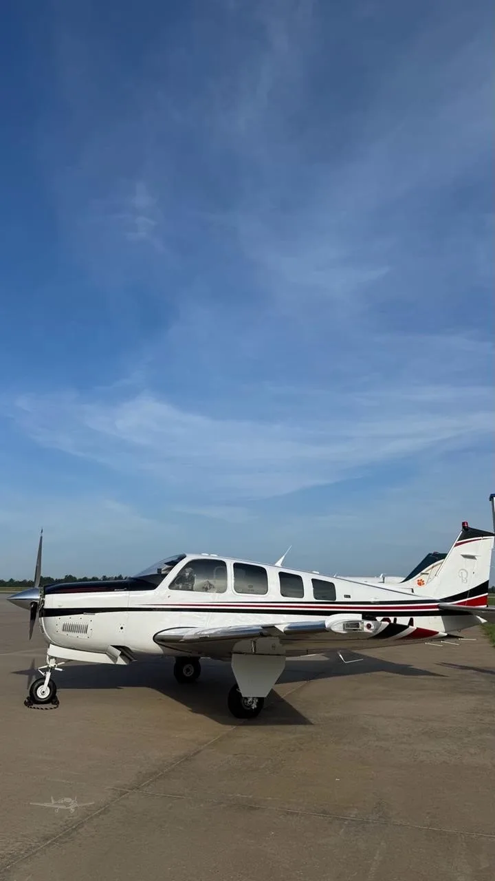 Exterior view of a 2007 BEECHCRAFT G36 BONANZA, N36LA.