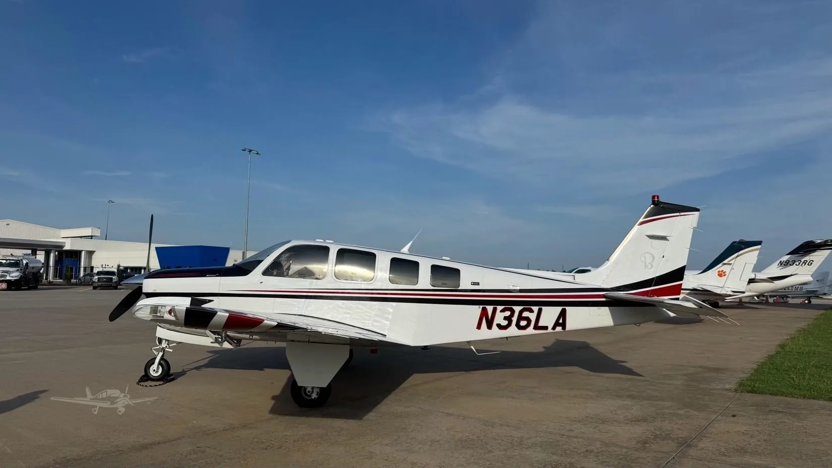 Exterior view of a 2007 BEECHCRAFT G36 BONANZA, N36LA.