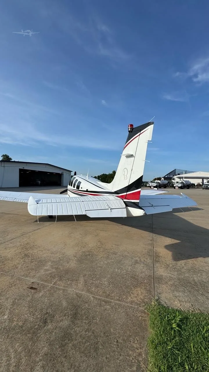 Exterior view of a 2007 BEECHCRAFT G36 BONANZA, N36LA.