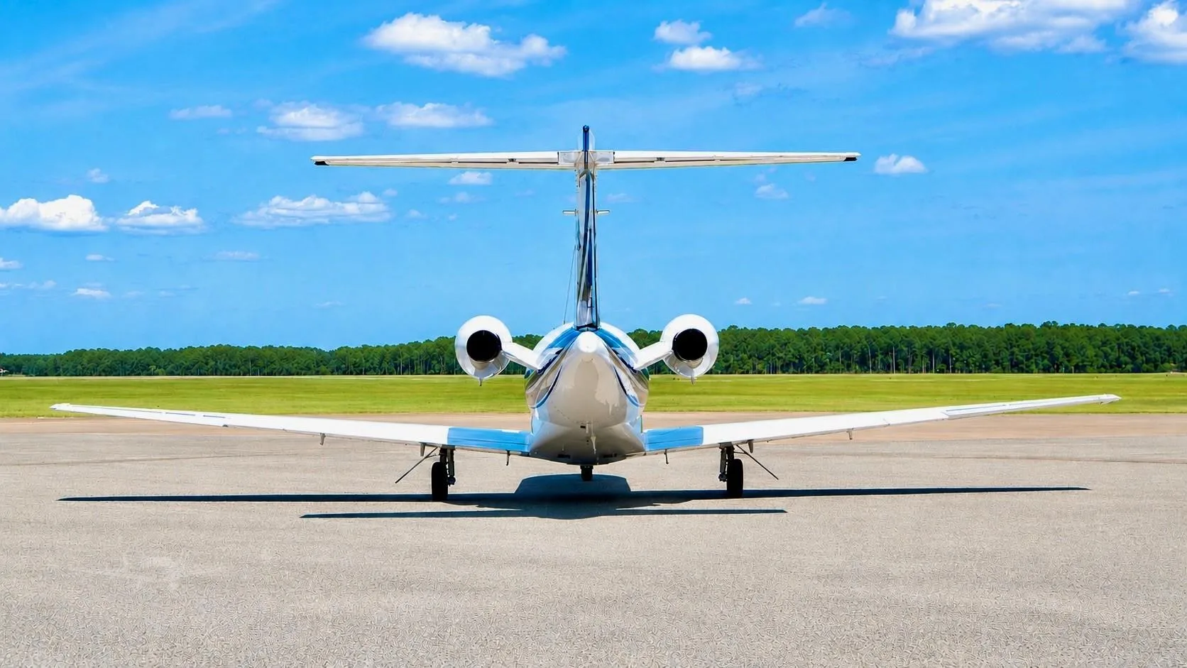 Exterior view of a 2001 CESSNA CITATION CJ1, N85VR.