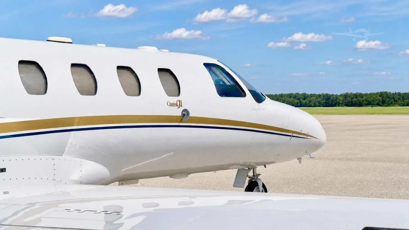Exterior view of a 2001 CESSNA CITATION CJ1, N85VR.
