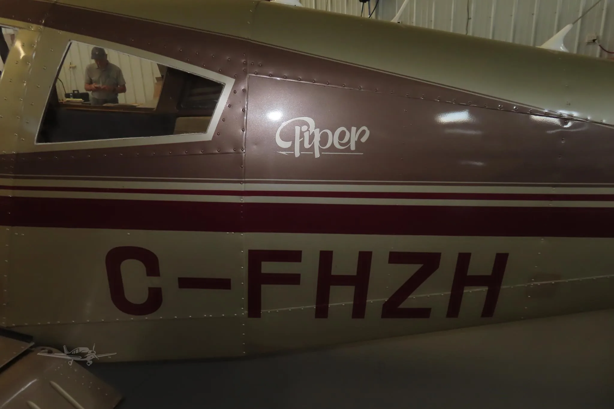 Exterior view of a 1967 PIPER ARROW, C-FHZH.