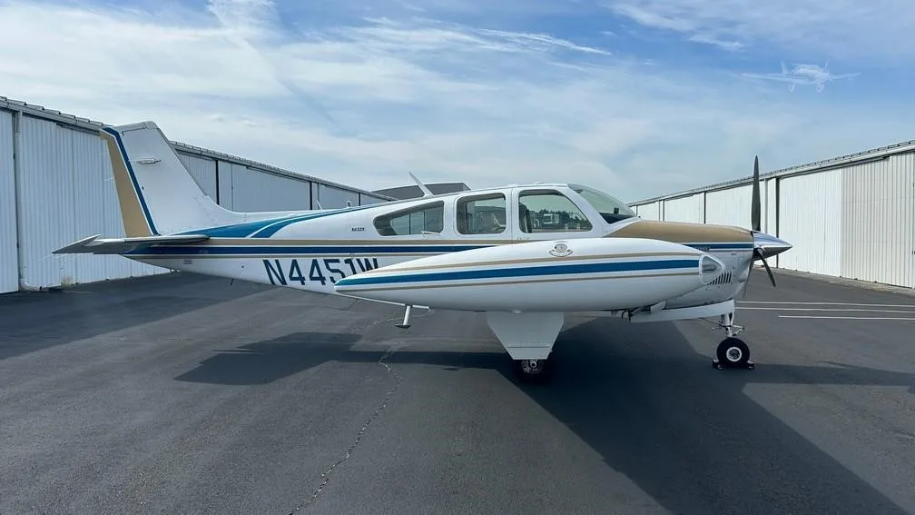 Exterior view of a 1974 BEECHCRAFT F33A BONANZA, N4451W.