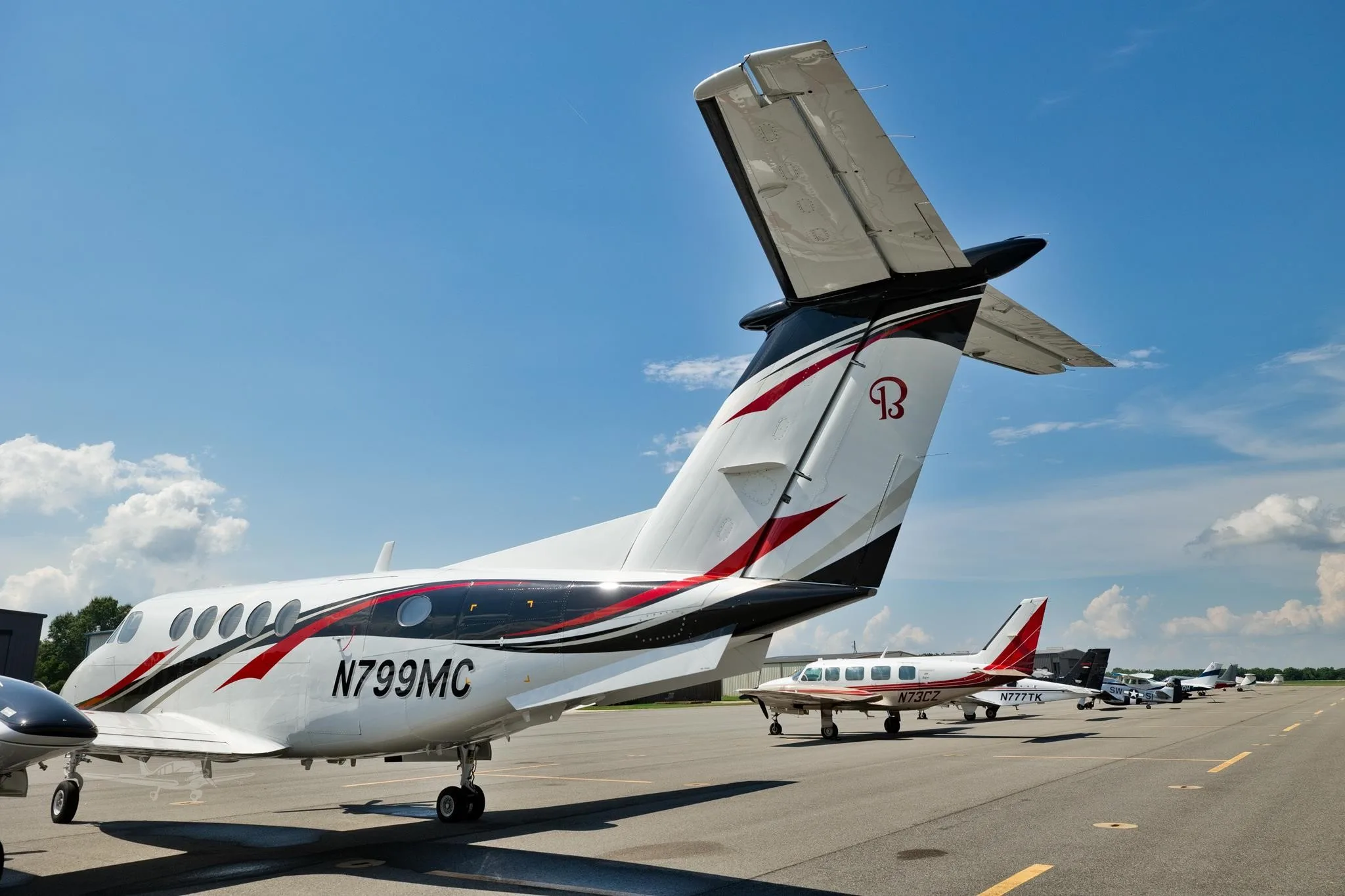 Exterior view of a 1982 BEECHCRAFT KING AIR 200, N799MC.
