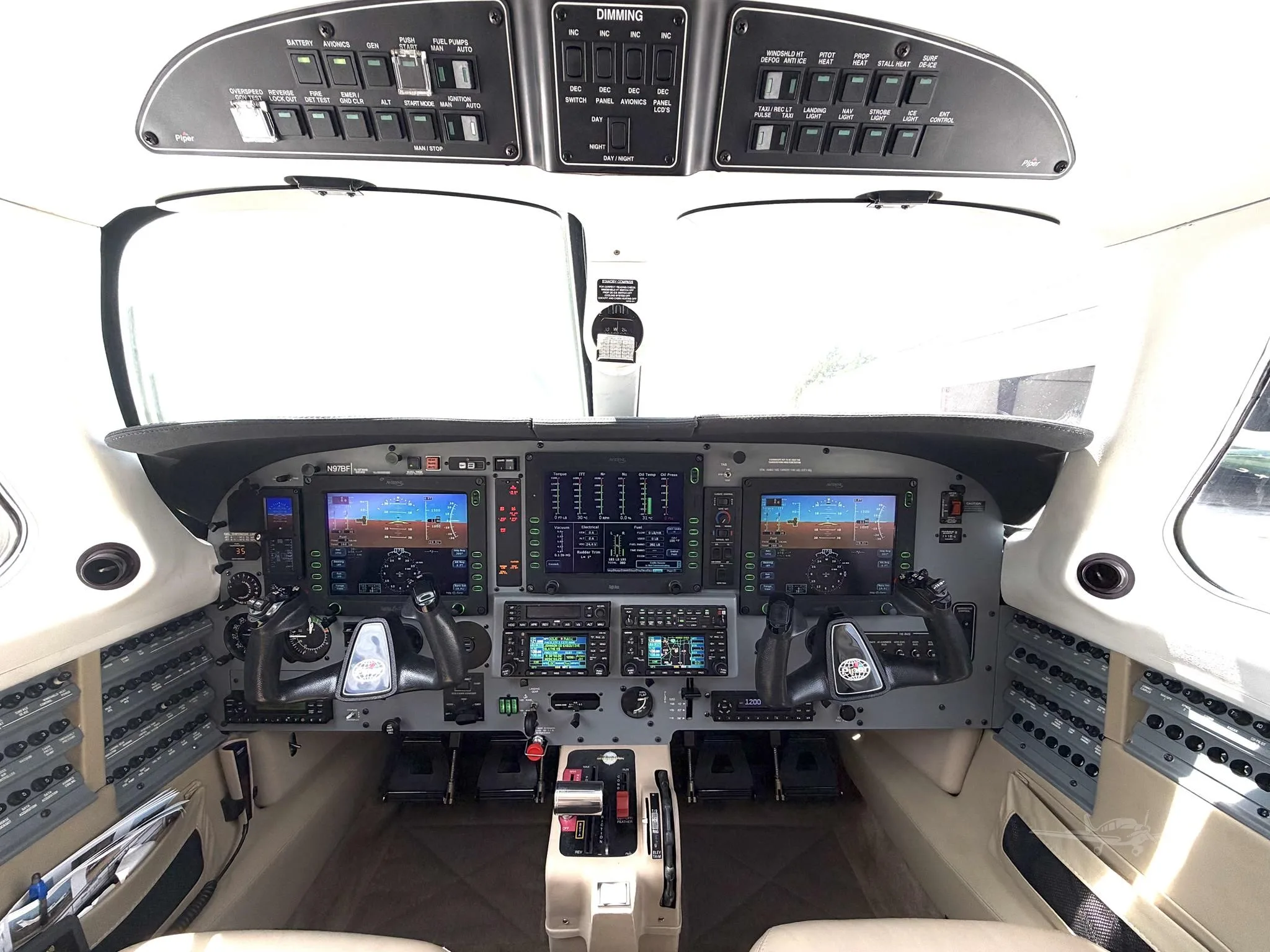 Cockpit and instrument panel of a 2006 PIPER MERIDIAN.